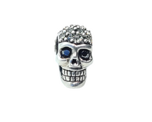 Load image into Gallery viewer, Skull Charm With Black Stone
