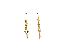 Charger l&#39;image dans la galerie, 18K Yellow Gold Hooks Earrings
