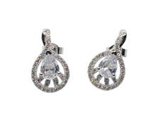 Charger l&#39;image dans la galerie, Sterling Silver Faceted Teardrop Stone Stud Earring
