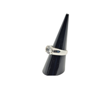 Load image into Gallery viewer, Cubic Zirconia Oval Stone Ring
