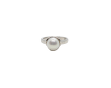 Load image into Gallery viewer, Sterling Silver Pearl ring
