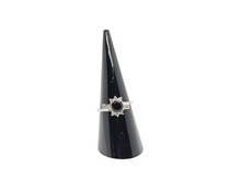 Charger l&#39;image dans la galerie, Sterling Silver Garnet Stone Ring
