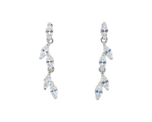 Charger l&#39;image dans la galerie, Sterling Silver Leaf Shape Stud Earring
