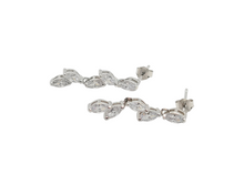 Charger l&#39;image dans la galerie, Sterling Silver Leaf Shape Stud Earring
