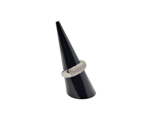 Charger l&#39;image dans la galerie, Sterling Silver Cubic Zirconia Ring
